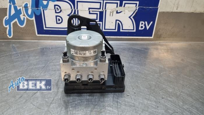 Gebruikte ABS Pomp Volkswagen Golf VIII (CD1) 1.5 eTSI 16V Prijs € 449,99 Margeregeling aangeboden door Auto Bek