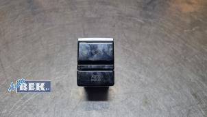 Gebruikte Schakelaar handrem Volkswagen Golf VIII (CD1) 1.5 eTSI 16V Prijs € 24,50 Margeregeling aangeboden door Auto Bek