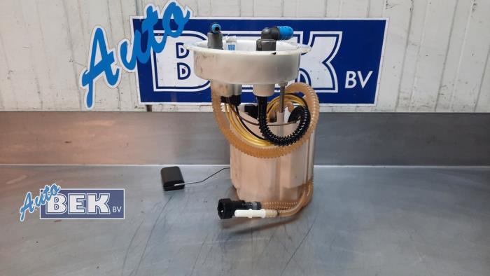 Gebruikte Tank element Pomp BMW 2 serie Active Tourer (F45) 218d 2.0 TwinPower Turbo 16V Prijs € 65,00 Margeregeling aangeboden door Auto Bek