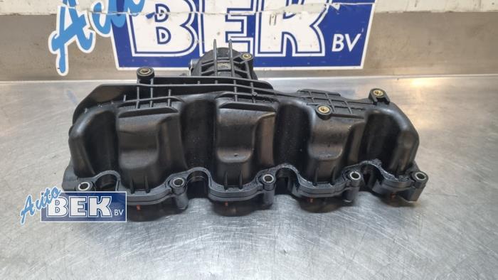 Gebruikte Inlaatspruitstuk Volkswagen Caddy III (2KA,2KH,2CA,2CH) 1.6 TDI 16V Prijs € 25,00 Margeregeling aangeboden door Auto Bek