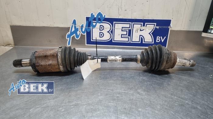 Gebruikte Aandrijfas links-voor BMW X5 (E70) xDrive 35d 3.0 24V Prijs € 149,00 Margeregeling aangeboden door Auto Bek