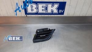 Gebruikte Luchtrooster Dashboard Skoda Octavia Combi (NXAC) 2.0 TSI RS 16V Prijs € 30,00 Margeregeling aangeboden door Auto Bek