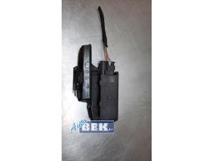 Gebruikte Keyless entry antenne Skoda Octavia Combi (NXAC) 2.0 TSI RS 16V Prijs € 20,00 Margeregeling aangeboden door Auto Bek