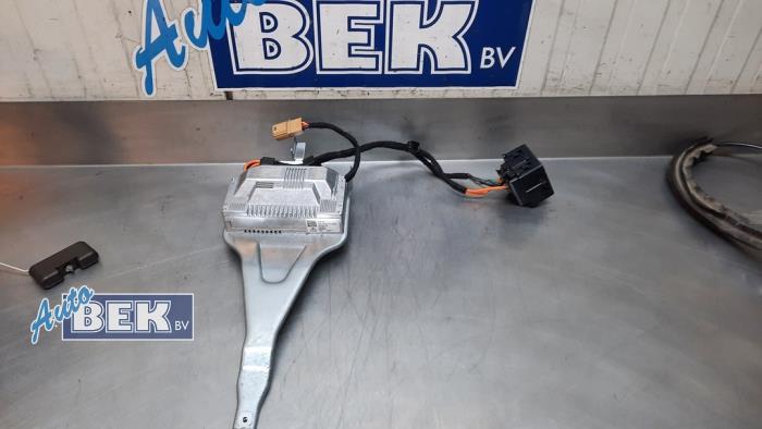 Gebruikte 12 Volt aansluiting Skoda Octavia Combi (NXAC) 2.0 TSI RS 16V Prijs € 100,00 Margeregeling aangeboden door Auto Bek