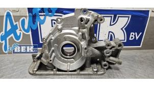 Gebruikte Oliepomp Volkswagen Golf VIII (CD1) 1.5 eTSI 16V Prijs € 99,99 Margeregeling aangeboden door Auto Bek