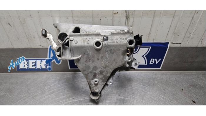 Gebruikte Motorsteun Volkswagen Golf VIII (CD1) 1.5 eTSI 16V Prijs € 24,99 Margeregeling aangeboden door Auto Bek