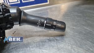 Gebruikte Licht + Raw Schakelaar Toyota Yaris III (P13) 1.5 16V Hybrid Prijs € 29,85 Margeregeling aangeboden door Auto Bek