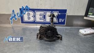 Gebruikte Oliepomp Volkswagen Transporter T6 2.0 TDI DRF Prijs € 50,00 Margeregeling aangeboden door Auto Bek