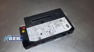 Gebruikte Telefoon Module Landrover Defender II 2.0 16V P400e Prijs € 299,99 Margeregeling aangeboden door Auto Bek