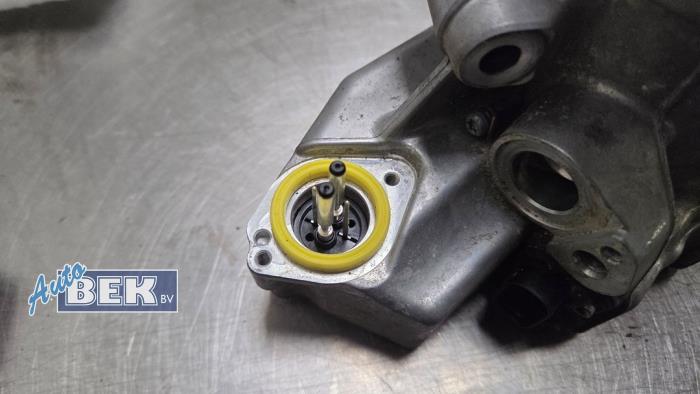 Aircopomp van een Land Rover Defender II 2.0 16V P400e 2021