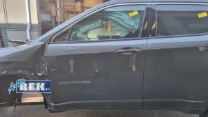 Gebruikte Portier 4Deurs links-voor Jeep Compass II (MP) 1.4 Multi Air2 16V 4x4 Prijs € 475,00 Margeregeling aangeboden door Auto Bek