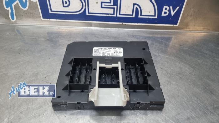 Gebruikte Module Bodycontrol Volkswagen Touran (5T1) 2.0 TDI 150 Prijs € 100,00 Margeregeling aangeboden door Auto Bek