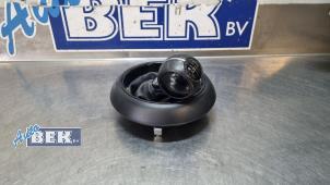 Gebruikte Versnellingspook Mini Mini (F56) 1.5 12V One Prijs € 45,00 Margeregeling aangeboden door Auto Bek