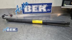 Gebruikte Kofferdekseldemper rechts-achter Polestar Polestar 2 78kWh Long Range Single Motor Prijs € 165,00 Margeregeling aangeboden door Auto Bek