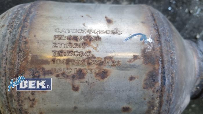 Voorpijp + katalysator van een MG HS/EHS I (AS23) 1.5 EHS T-GDI Hybrid 2024