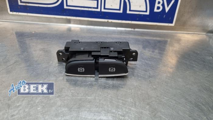 Gebruikte Schakelaar handrem MG HS/EHS I (AS23) 1.5 EHS T-GDI Hybrid Prijs € 30,25 Margeregeling aangeboden door Auto Bek
