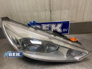 Gebruikte Koplamp rechts Ford Focus 3 Wagon 1.0 Ti-VCT EcoBoost 12V 100 Prijs € 149,99 Margeregeling aangeboden door Auto Bek