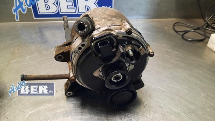 Gebruikte Dynamo BMW 7 serie (E65/E66/E67) 745i,Li 4.4 V8 32V Prijs € 250,00 Margeregeling aangeboden door Auto Bek