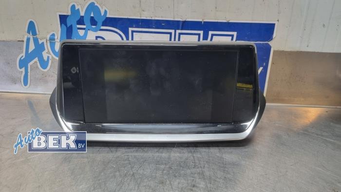 Gebruikte Display Interieur Peugeot 208 II (UB/UH/UP) 1.2 Vti 12V PureTech 100 Prijs € 175,00 Margeregeling aangeboden door Auto Bek