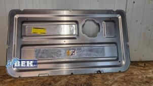 Gebruikte Afdekplaat motor BMW i3 (I01) i3 Prijs € 50,00 Margeregeling aangeboden door Auto Bek