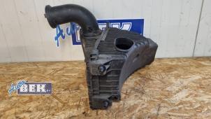 Gebruikte Luchtfilterhuis Porsche Cayenne (9PA) 3.6 24V Prijs € 37,50 Margeregeling aangeboden door Auto Bek