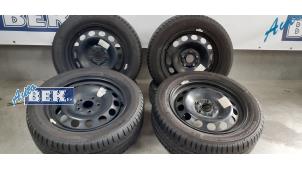 Gebruikte Velgen set + banden Volkswagen Golf VII (AUA) 1.4 TSI BlueMotion Technology 125 16V Prijs € 250,00 Margeregeling aangeboden door Auto Bek