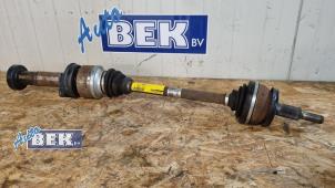 Gebruikte Aandrijfas rechts-voor Volkswagen Transporter T5 1.9 TDi Prijs € 125,00 Margeregeling aangeboden door Auto Bek