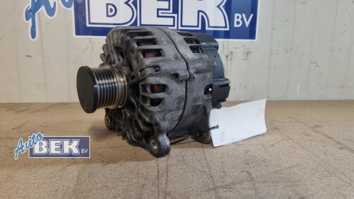 Gebruikte Dynamo Audi Q5 (8RB) 2.0 TDI 16V Quattro Prijs € 125,00 Margeregeling aangeboden door Auto Bek