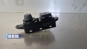 Gebruikte Bediening boordcomputer Peugeot 208 I (CA/CC/CK/CL) 1.2 Vti 12V PureTech 82 Prijs € 25,00 Margeregeling aangeboden door Auto Bek