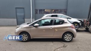 Gebruikte Portier 2Deurs links Peugeot 208 I (CA/CC/CK/CL) 1.4 HDi Prijs € 299,00 Margeregeling aangeboden door Auto Bek