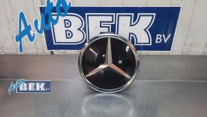 Gebruikte Embleem Mercedes V (447.8) 2.1 250 BlueTEC, 250 d 16V Prijs € 145,00 Margeregeling aangeboden door Auto Bek