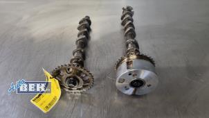 Gebruikte Nokkenas set Peugeot 108 1.0 12V Prijs op aanvraag aangeboden door Auto Bek