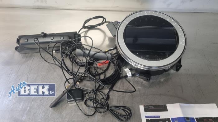 Gebruikte Display Interieur Mini Countryman (R60) 1.6 16V Cooper Prijs op aanvraag aangeboden door Auto Bek