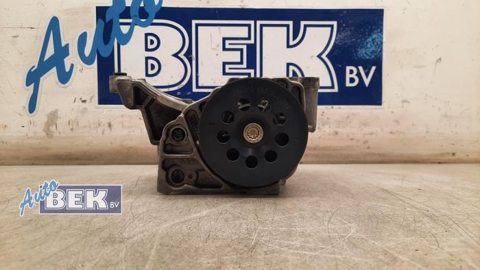 Gebruikte Oliepomp Volkswagen Touran (5T1) 2.0 TDI 150 Prijs € 64,95 Margeregeling aangeboden door Auto Bek