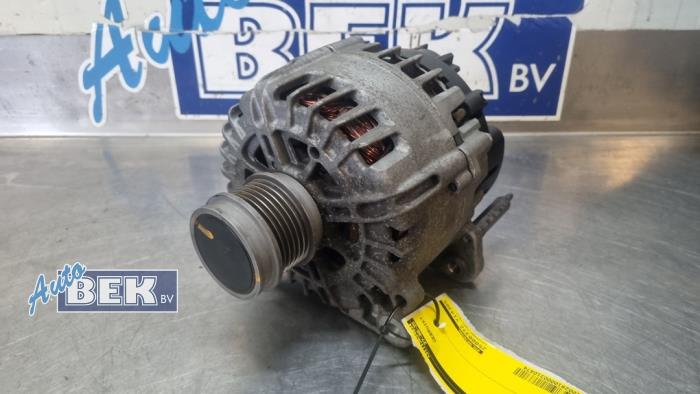 Gebruikte Dynamo Audi Q2 (GAB/GAG) 2.0 30 TDI 16V Prijs € 145,00 Margeregeling aangeboden door Auto Bek