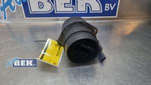 Gebruikte Luchtmassameter Audi Q2 (GAB/GAG) 2.0 30 TDI 16V Prijs € 25,00 Margeregeling aangeboden door Auto Bek