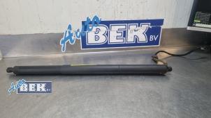 Gebruikte Gasdemper rechts-achter Audi Q2 (GAB/GAG) 2.0 30 TDI 16V Prijs € 95,00 Margeregeling aangeboden door Auto Bek