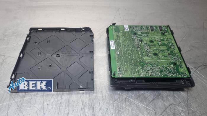 Computer Body Control van een Audi Q2 (GAB/GAG) 2.0 30 TDI 16V 2021