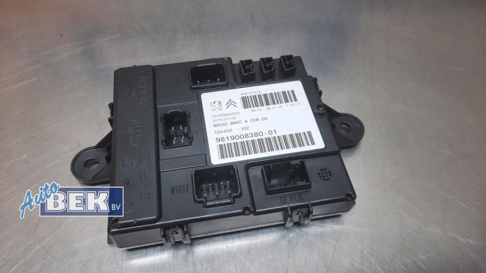 Gebruikte Computer Body Control Peugeot 5008 II (M4/MC/MJ/MR) 2.0 BlueHDi 180 16V Prijs € 60,00 Margeregeling aangeboden door Auto Bek