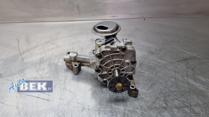Gebruikte Oliepomp Opel Astra K 1.4 Turbo 16V Prijs € 75,00 Margeregeling aangeboden door Auto Bek
