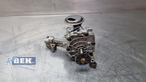 Gebruikte Oliepomp Opel Astra K 1.4 Turbo 16V Prijs € 75,00 Margeregeling aangeboden door Auto Bek