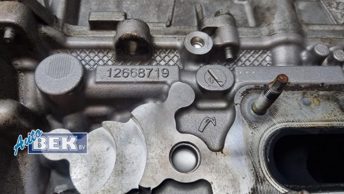 Cilinderkop van een Opel Astra K 1.4 Turbo 16V 2015