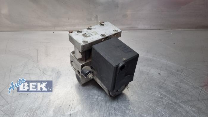 Gebruikte ABS Pomp Volvo 940 I Estate 2.3i (LPT) Polar Prijs € 40,00 Margeregeling aangeboden door Auto Bek