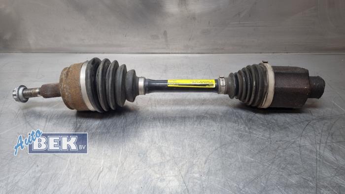Gebruikte Steekas rechts-voor Volkswagen Transporter T6 2.0 TSI Prijs € 185,00 Margeregeling aangeboden door Auto Bek