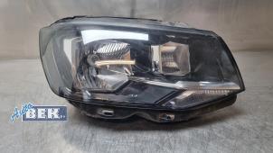 Gebruikte Koplamp rechts Volkswagen Transporter T6 2.0 TSI Prijs € 145,00 Margeregeling aangeboden door Auto Bek