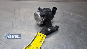 Gebruikte Extra waterpomp Audi Q3 Sportback (F3N) 1.4 45 TFSIe 16V Prijs € 14,95 Margeregeling aangeboden door Auto Bek