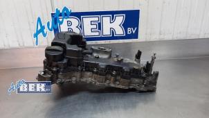 Gebruikte Kleppendeksel Peugeot 3008 II (M4/MC/MJ/MR) 1.6 16V PureTech 180 Prijs € 149,95 Margeregeling aangeboden door Auto Bek