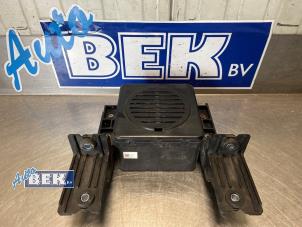 Gebruikte VESS luidspreker Kia Niro I (DE) 1.6 GDI PHEV Prijs € 90,00 Margeregeling aangeboden door Auto Bek