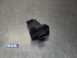 Gebruikte Luchtmassameter BMW M2 (F87) 3.0 24V Competition Prijs € 22,50 Margeregeling aangeboden door Auto Bek