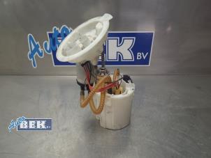 Gebruikte Benzinepomp BMW M2 (F87) 3.0 24V Competition Prijs € 199,50 Margeregeling aangeboden door Auto Bek